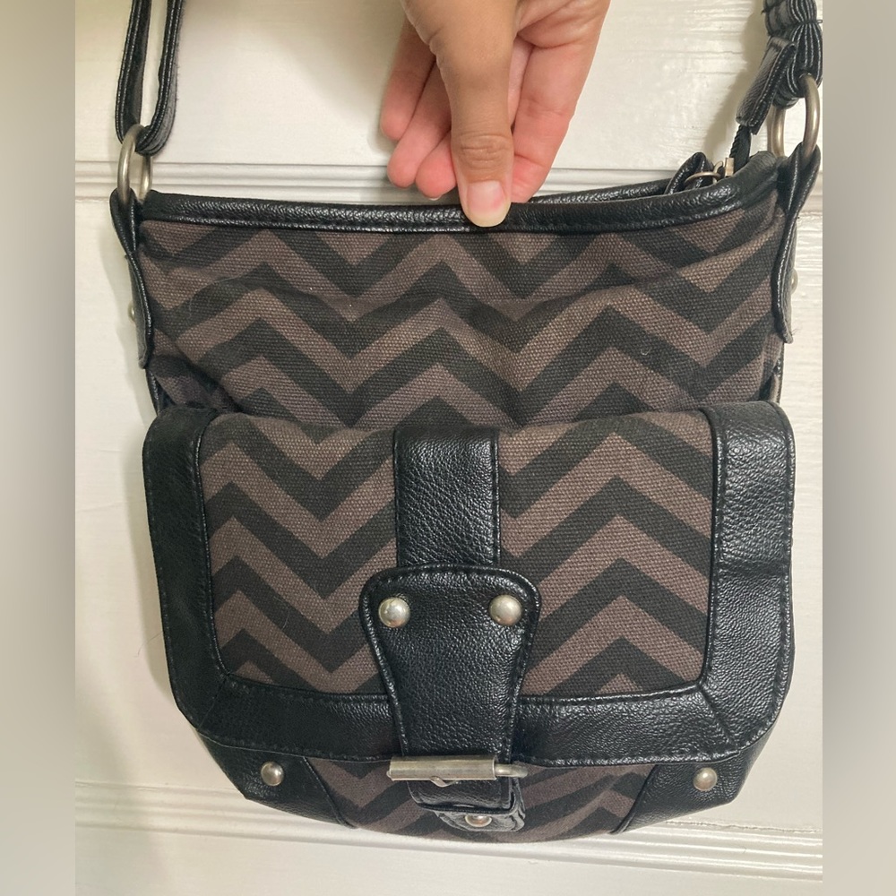 Black and gray chevron shoulder purse